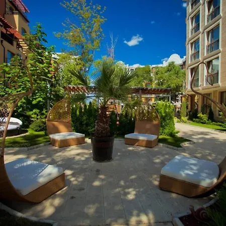 Harmony Suites 2-409 Private Studio *